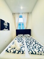 Comfortable 3BR Stay Kaufpark Area