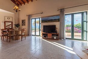 Villa Chloe With Private Pool