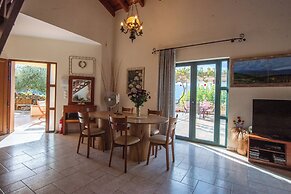 Villa Chloe With Private Pool