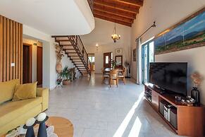 Villa Chloe With Private Pool