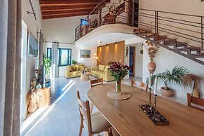 Villa Chloe With Private Pool