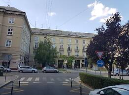 Zagreb Downtown Luxury Stay – 5th Element