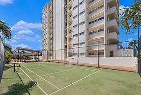 Sunset-on-the-strand Pool Tennis TSV