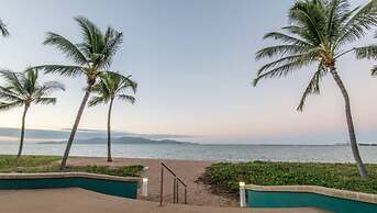 Sunset-on-the-strand Pool Tennis TSV