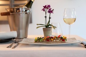LOGIS HOTEL LE PARC DE GEOFFROY