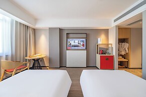Minzu Road Yicheng Hotel