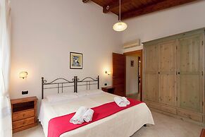 Village with swimming pool just a few minutes from Alghero