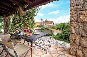 Village with swimming pool just a few minutes from Alghero
