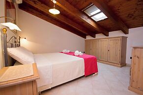 Village with swimming pool just a few minutes from Alghero