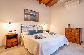Village with swimming pool just a few minutes from Alghero