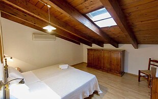 Village with swimming pool just a few minutes from Alghero