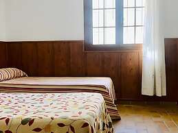 Amplio Chalet con Piscina