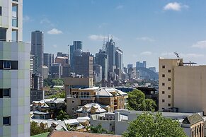 Bright Stay in Sydney With Harbour Bridge Views