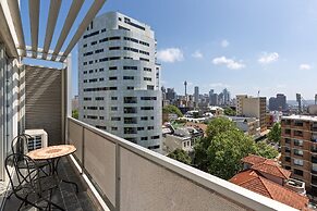 Bright Stay in Sydney With Harbour Bridge Views