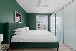 Bright Stay in Sydney With Harbour Bridge Views