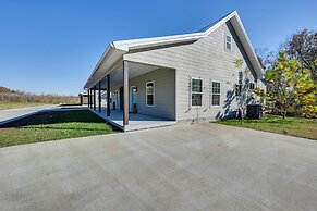 6 Mi to Rough River Lake! Waterfront Home w/ Deck