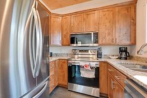6 Mi to Rough River Lake! Waterfront Home w/ Deck