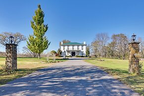 Walk to Golf Course: Spacious Rough River Retreat!