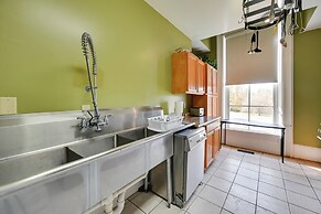 Walk to Golf Course: Spacious Rough River Retreat!