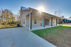 Riverfront Family Escape in Falls of Rough!