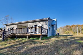 Riverfront Family Escape in Falls of Rough!
