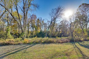 Fish & Unwind! Rough River Hideaway w/ Deck