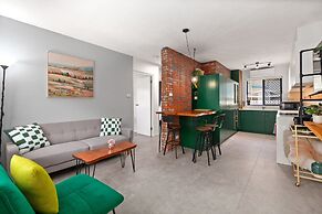 Easy Beach Access From Tranquil Retreat