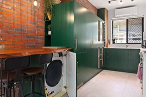 Easy Beach Access From Tranquil Retreat