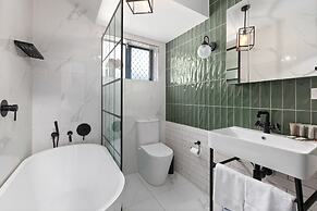 Easy Beach Access From Tranquil Retreat