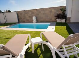 Encantador Chalet con Piscina