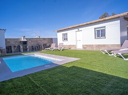 Encantador Chalet con Piscina