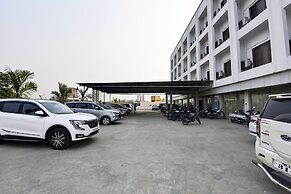 Glitz Hotels Devanshi Inn