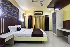 Glitz Hotels Devanshi Inn