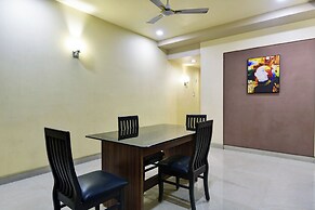 Glitz Hotels Devanshi Inn
