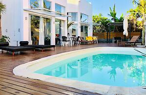 No1 Stylish Beach House With Pool