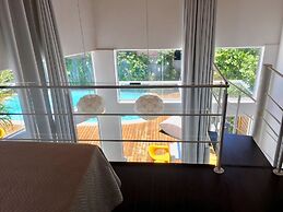 No1 Stylish Beach House With Pool