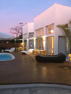 No1 Stylish Beach House With Pool