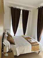Genova Gold Rooms
