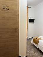 Genova Gold Rooms
