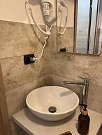 Genova Gold Rooms