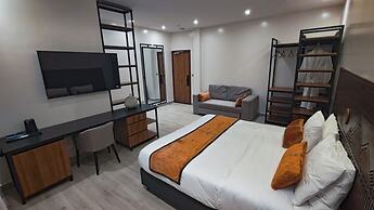 Akira Hotel