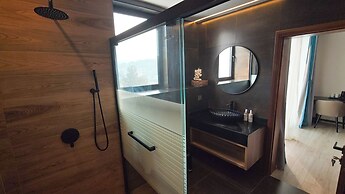 Akira Hotel