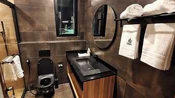 Akira Hotel