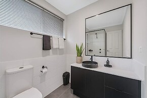 Stylish Queens Park Stay