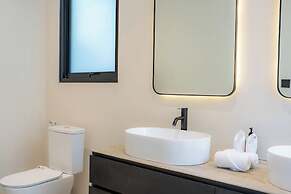 Black Villa by Betterplace