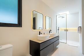 Black Villa by Betterplace