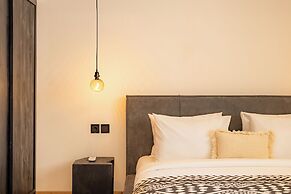 Black Villa by Betterplace