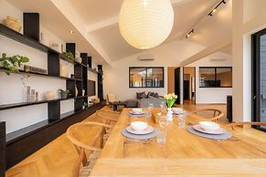 Black Villa by Betterplace