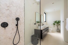 Black Villa by Betterplace