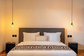 Black Villa by Betterplace